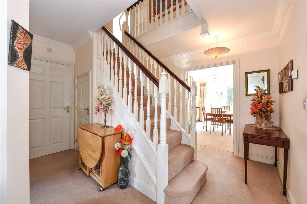 Property photo 3 of 13 Hall