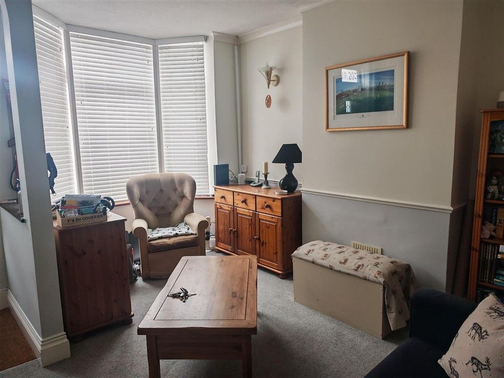 Property photo 2 of 3 Lounge