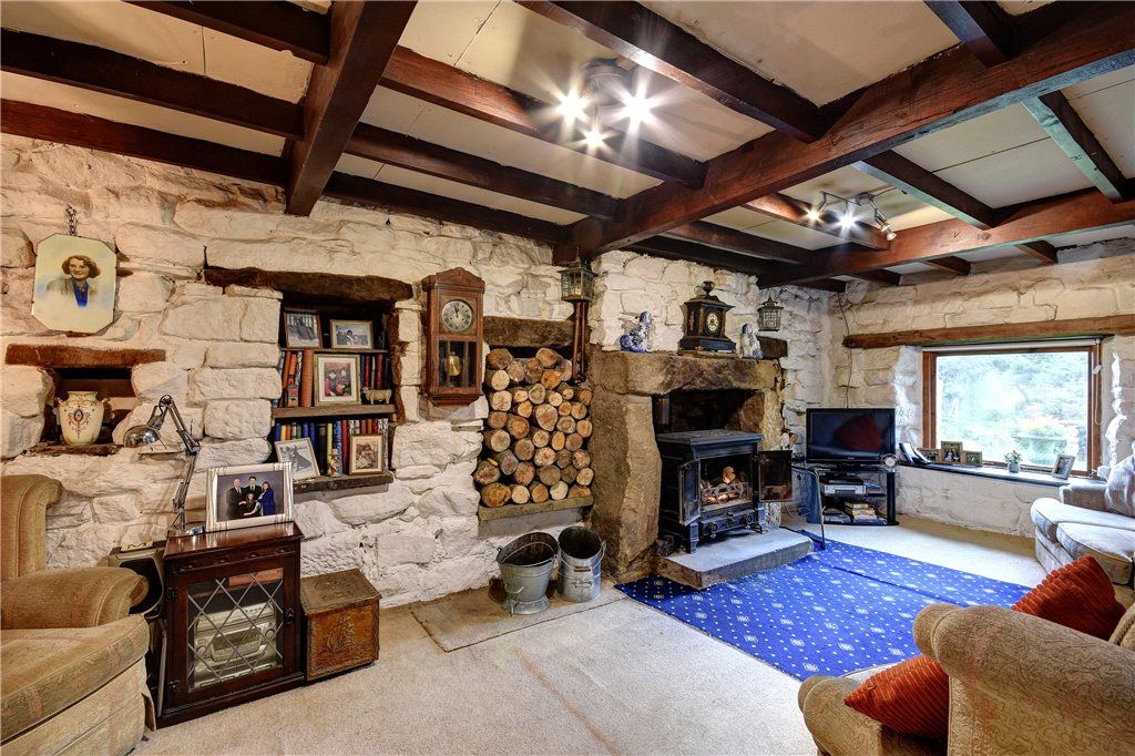 Property photo 2 of 22 Sitting Room