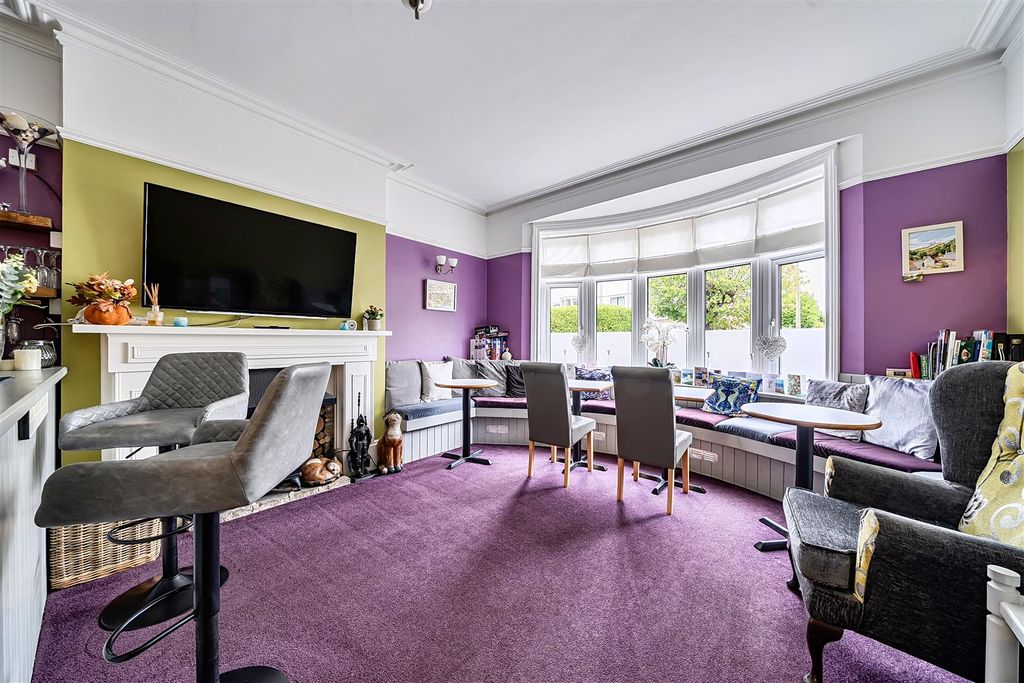 Property photo 3 of 45 1362593-24-68E91Ffed46d8.Jpg