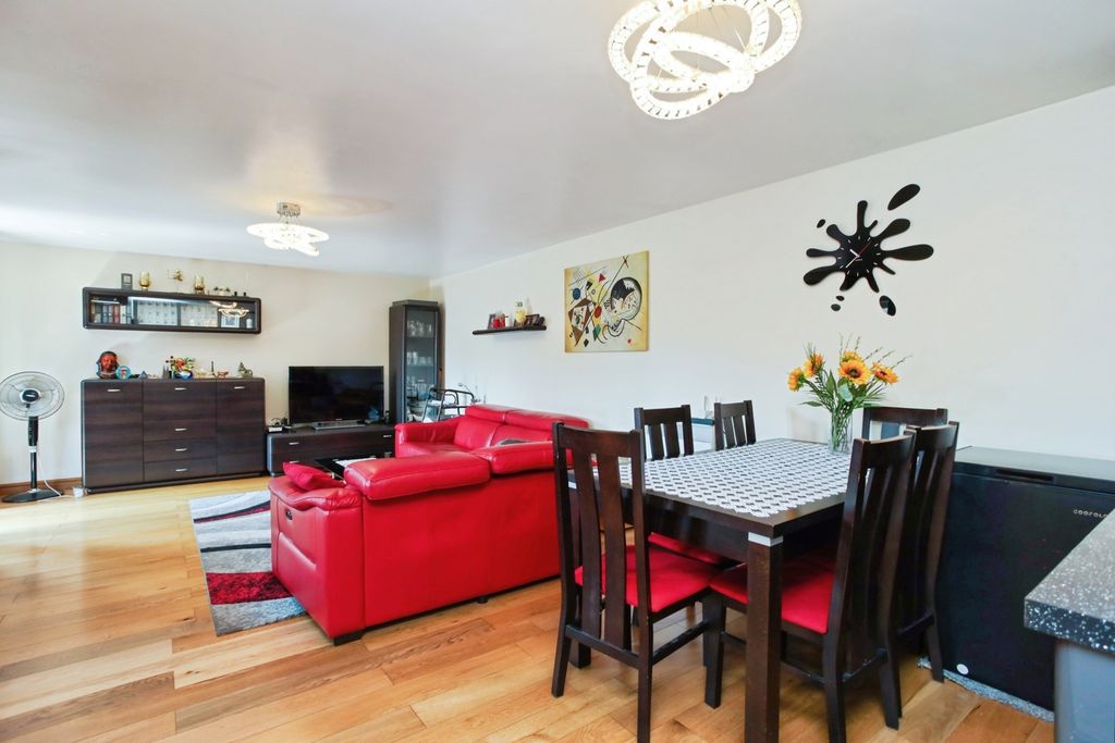 Property photo 2 of 15 Pbox-Img.Jpg