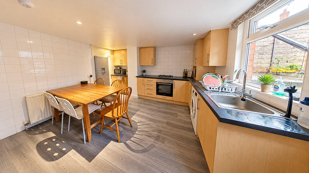Property photo 3 of 13 Bright Modern Kitchen-Diner Interior