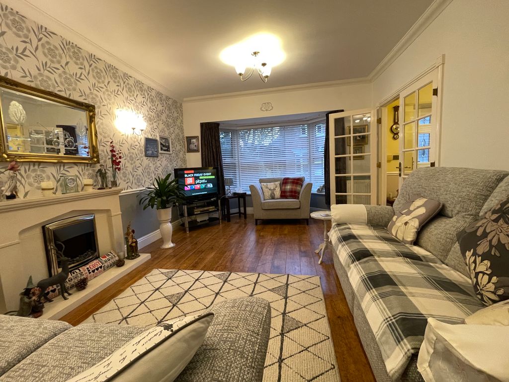 Property photo 3 of 27