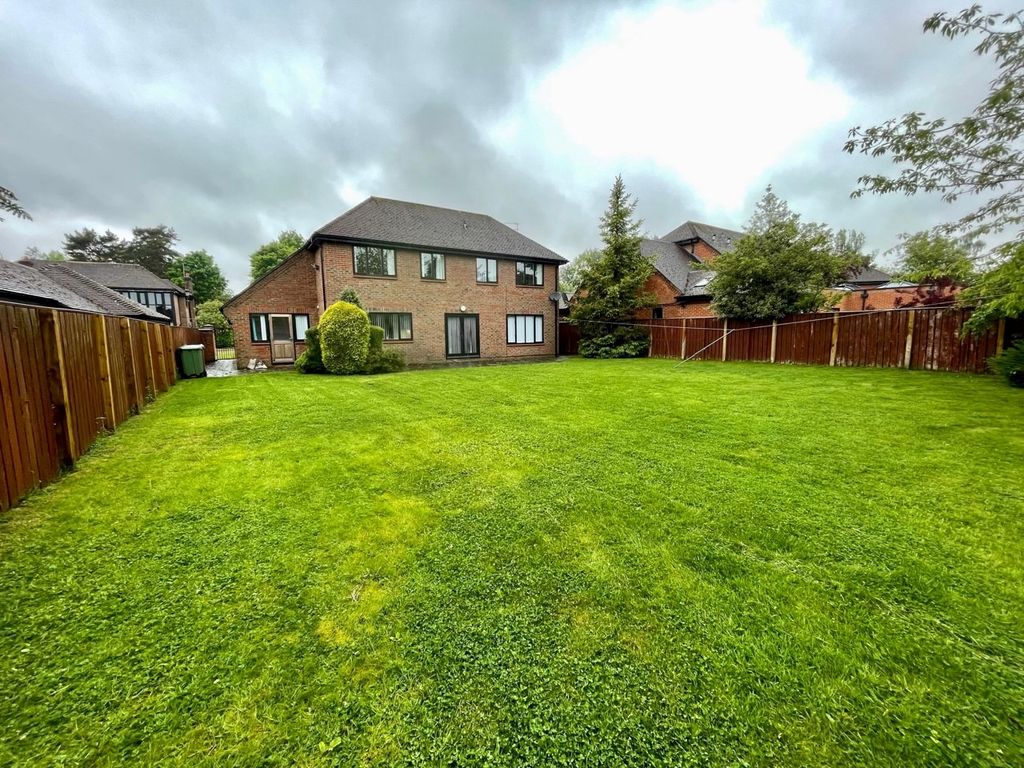 Property photo 2 of 21