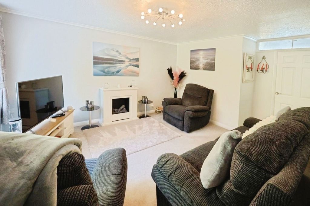 Property photo 2 of 13 Pbox-Img.Jpg