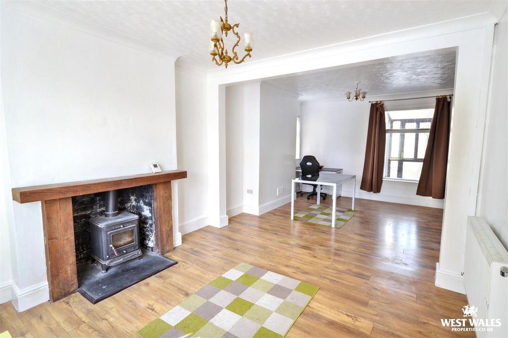 Property photo 3 of 24 12 (4).Jpg