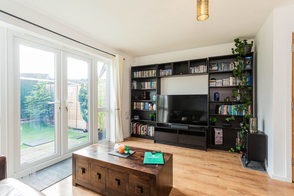 Property photo 2 of 21 Picture No. 05