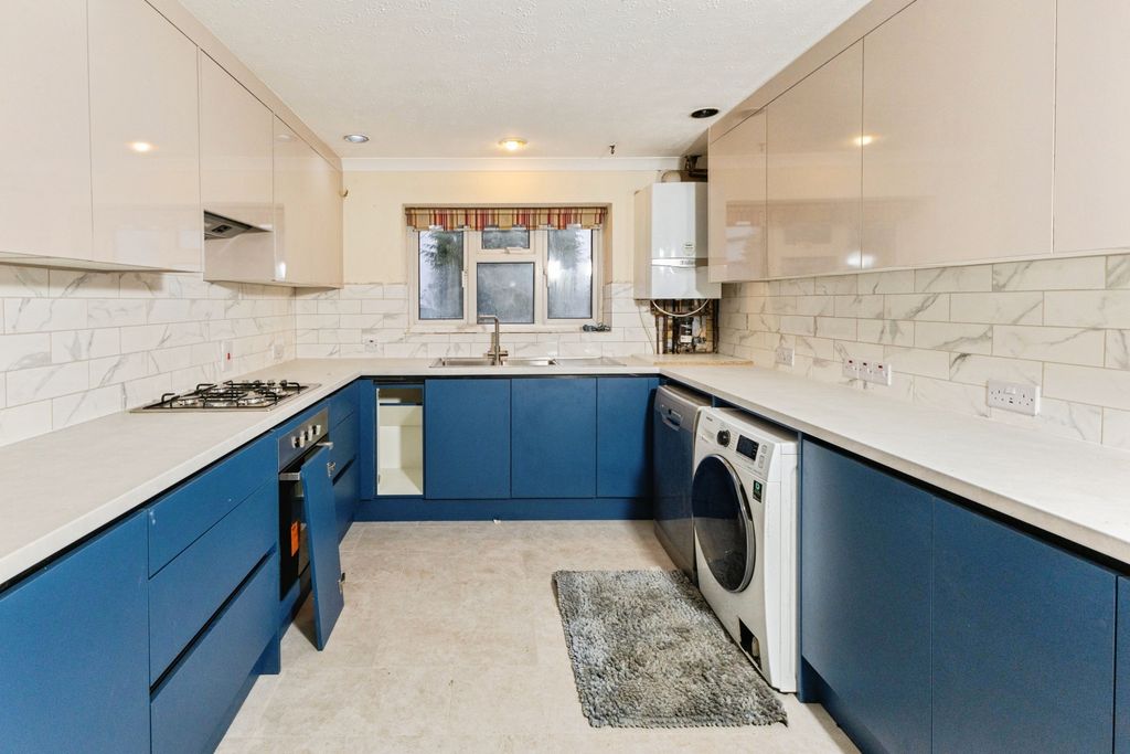 Property photo 2 of 45