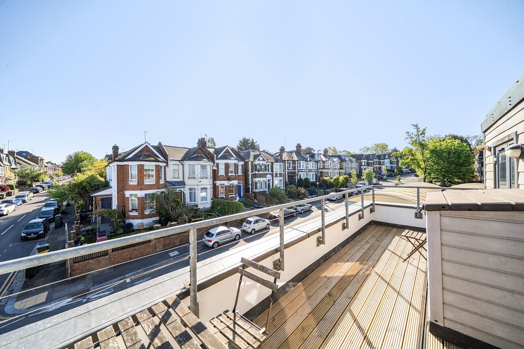 Property photo 2 of 15 1452418-15-69Ef23...