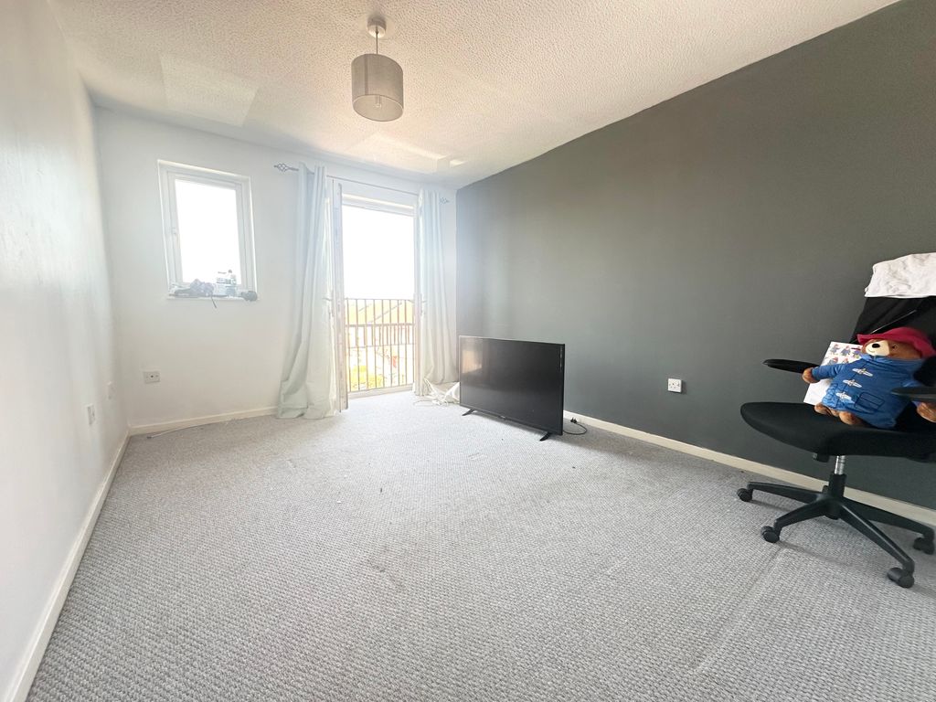 Property photo 3 of 5