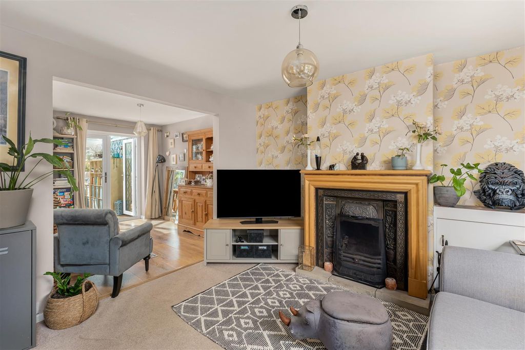 Property photo 2 of 13 83 Ruscote Avenue, Banbury-11.Jpg