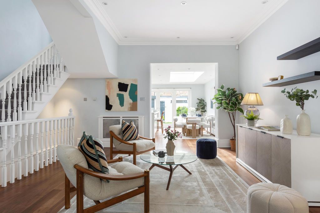 Property photo 1 of 18 Image