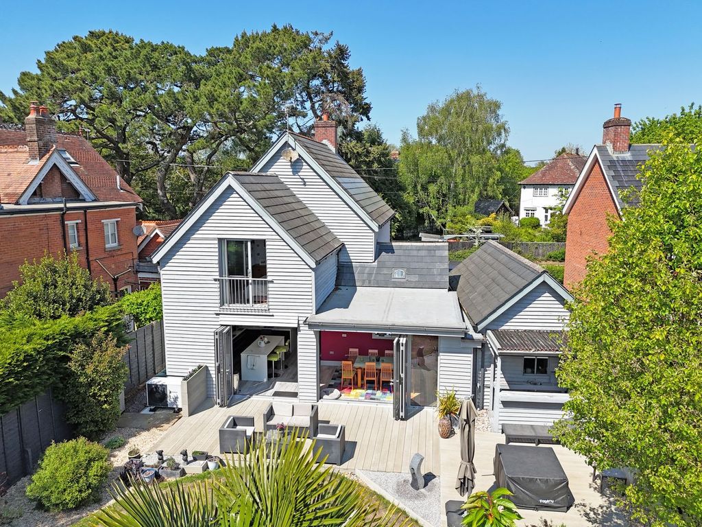 Property photo 1 of 16