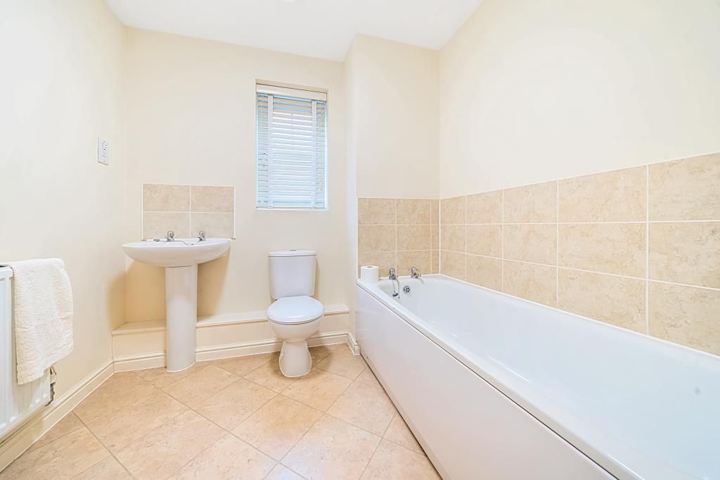 Property photo 2 of 10 Bathroom