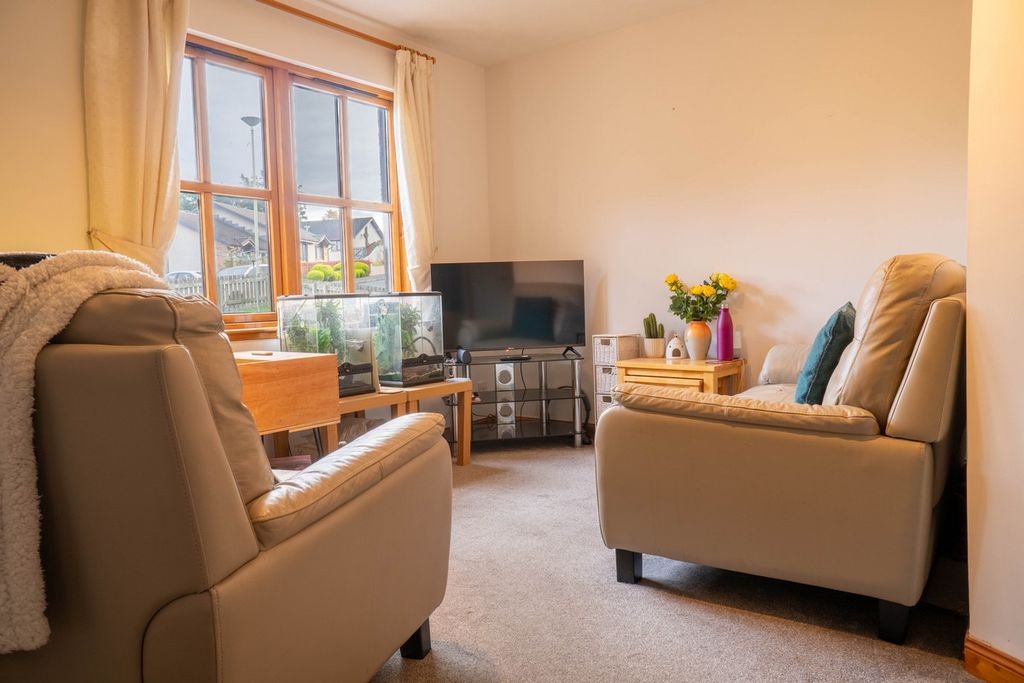 Property photo 2 of 23