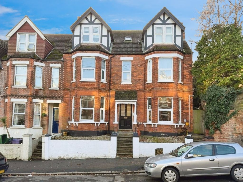 Property photo 2 of 13