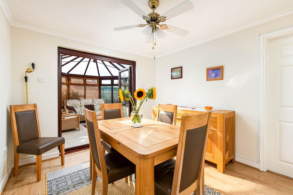 Property photo 3 of 34