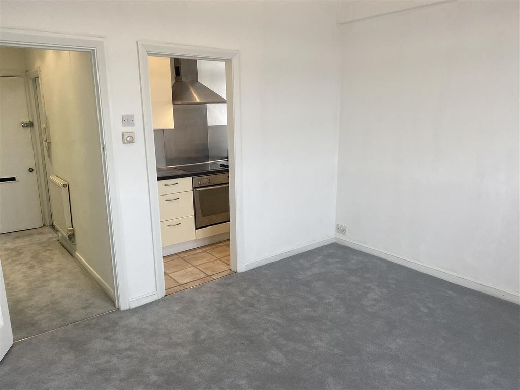 Property photo 2 of 6 Img_1075.Jpg