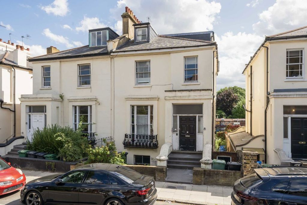 Property photo 1 of 5