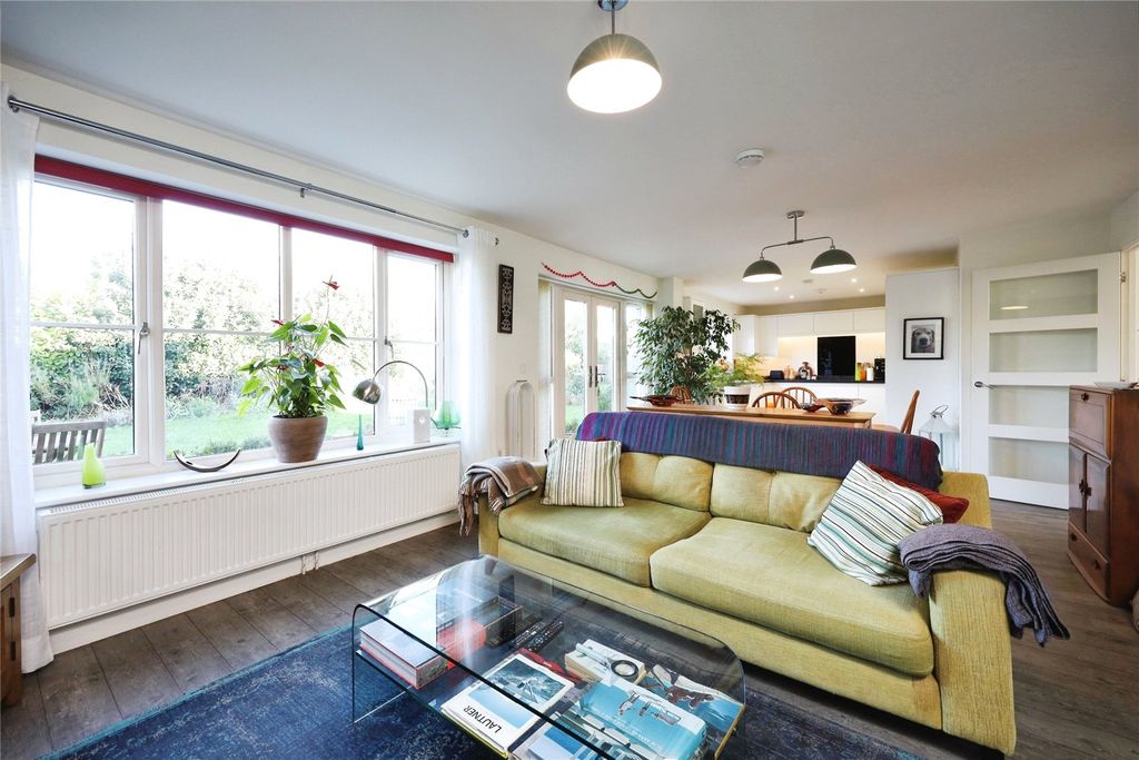 Property photo 2 of 28 Picture No. 09