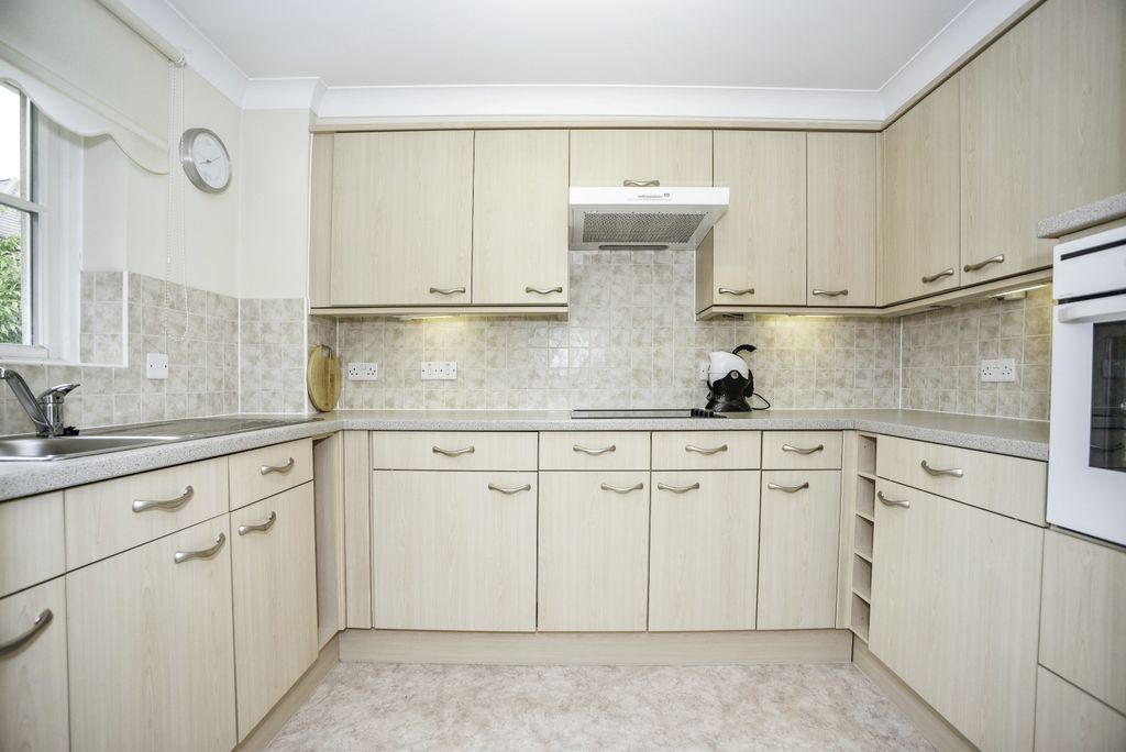 Property photo 3 of 13 Kitchen