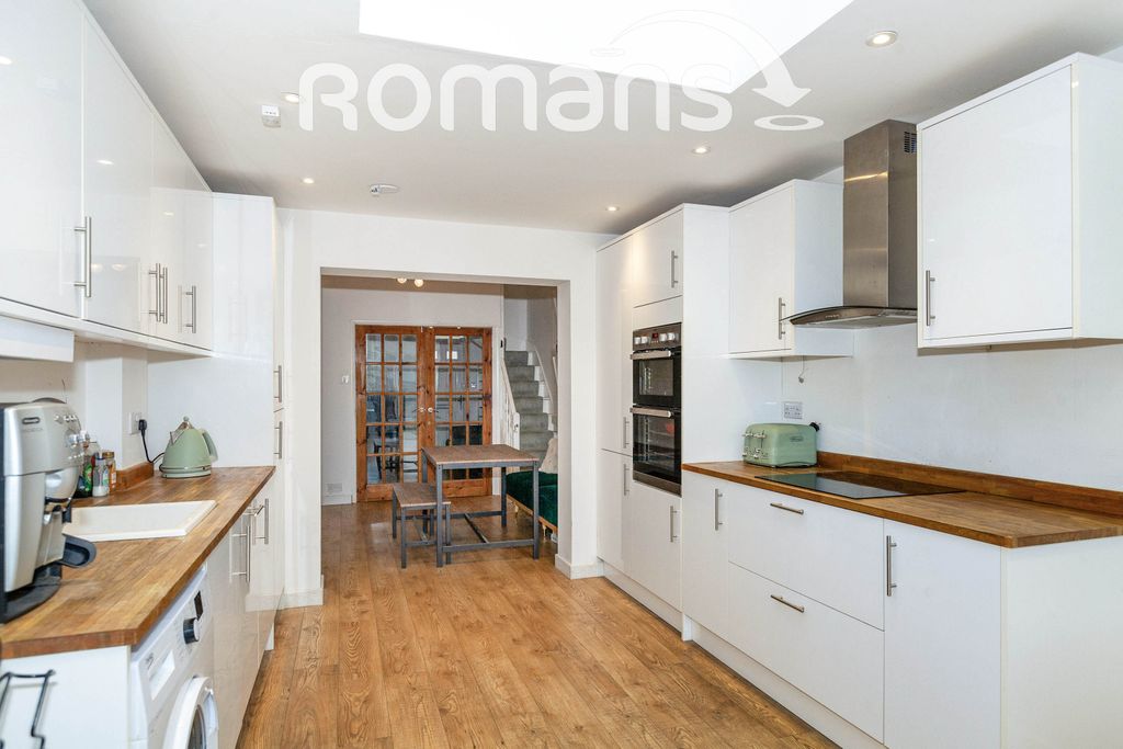 Property photo 2 of 13 63 Duke St Long Shot