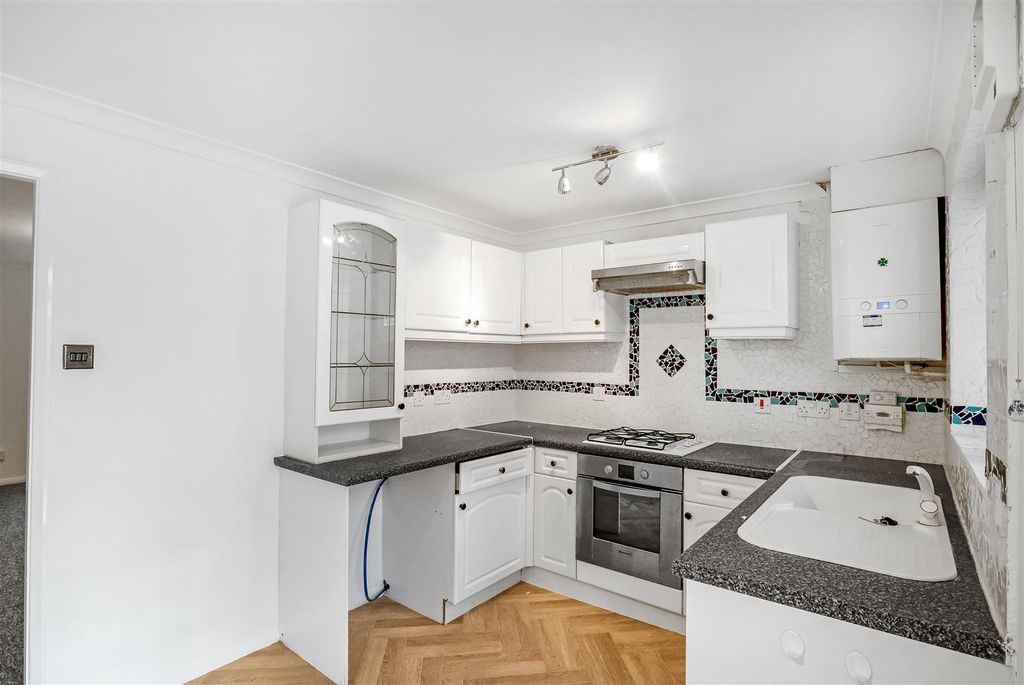 Property photo 2 of 11 Kitchen 1.Jpg