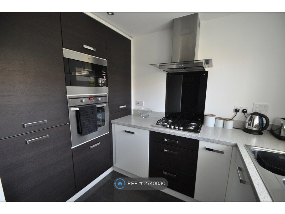 Property photo 3 of 14 Kitchen