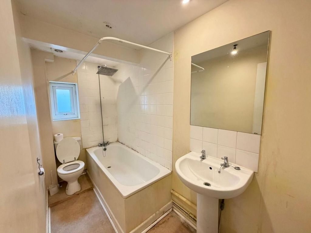 Property photo 2 of 9 4.Jpg