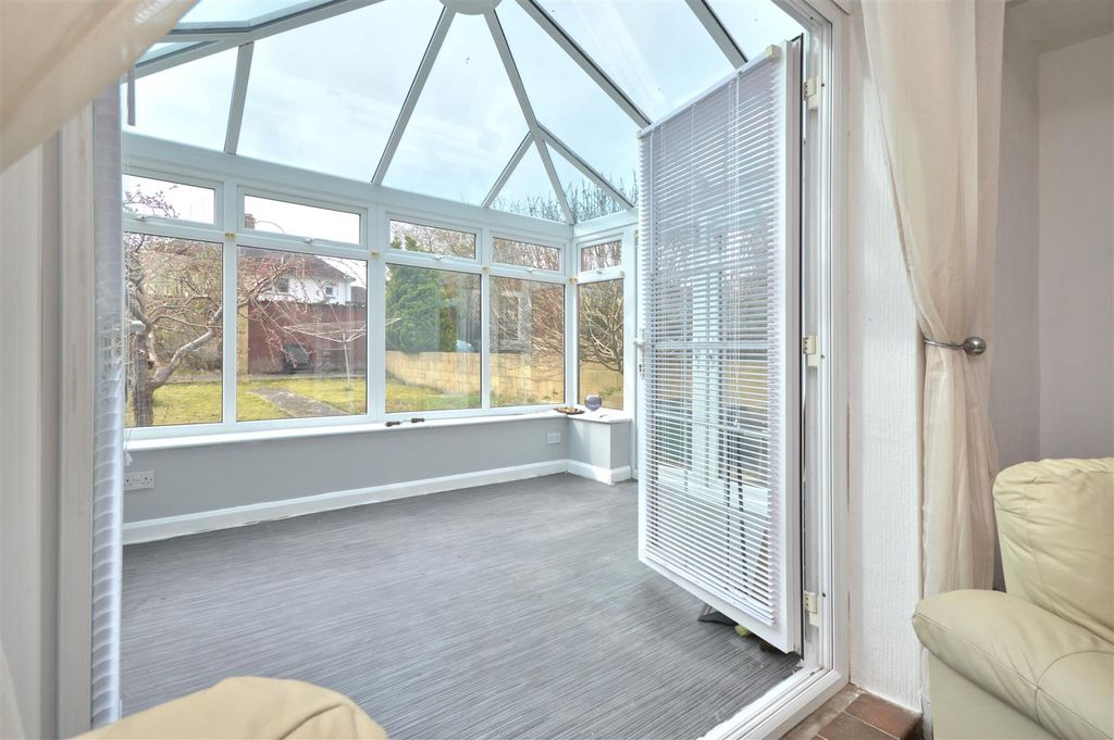 Property photo 3 of 19 Conservatory