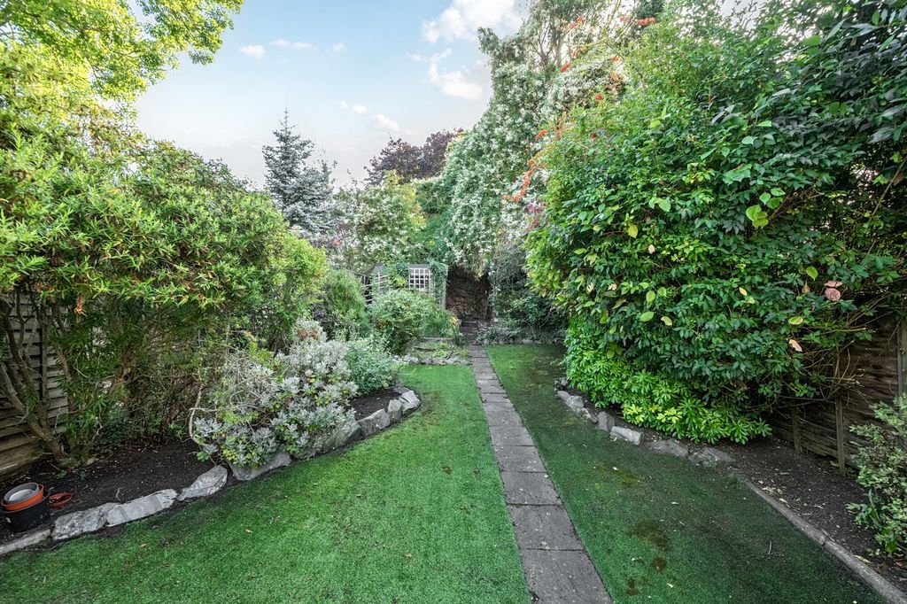 Property photo 3 of 22 Picture No. 06
