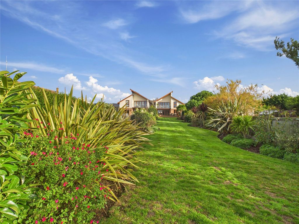 Property photo 3 of 38 Picture No. 33