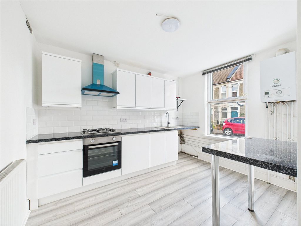 Property photo 3 of 11 Picture No. 23