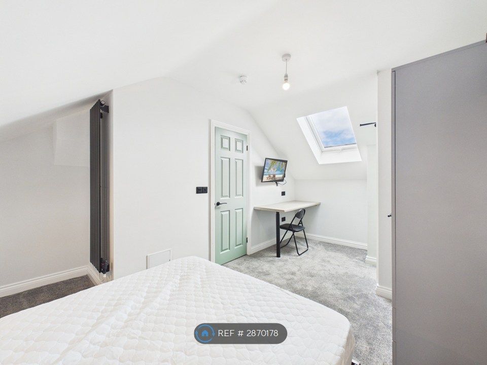 Property photo 3 of 27