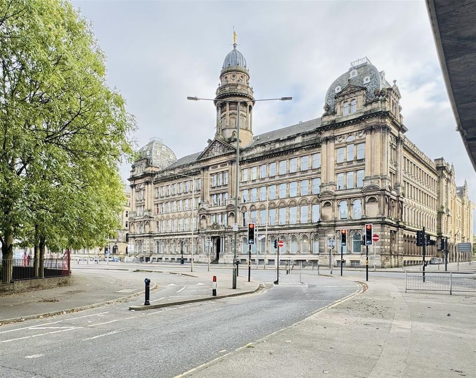 Property photo 1 of 13 External