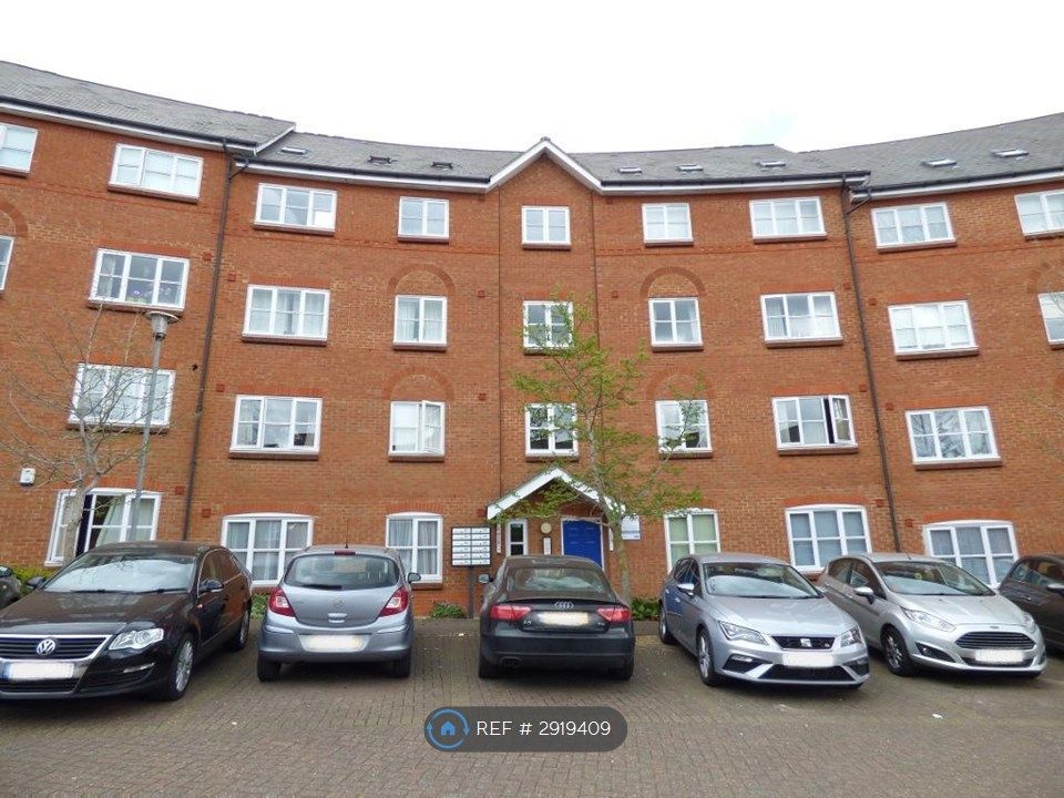 Property photo 3 of 12 Parking In Private Courtyard