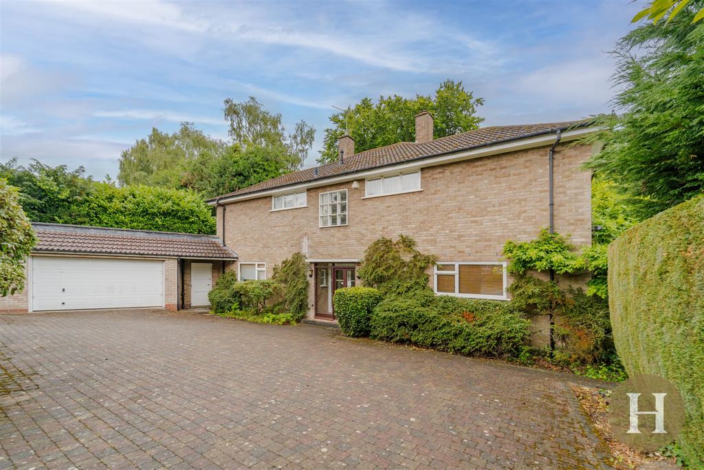 Property photo 1 of 44 Hadleigh Estate Agents-50.Jpg