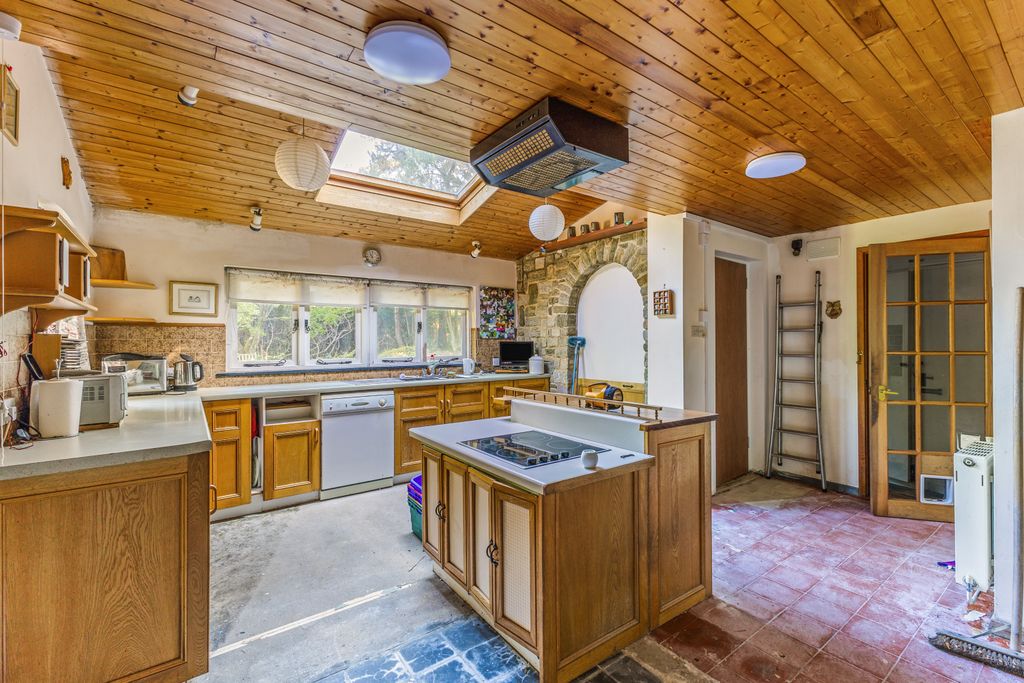 Property photo 2 of 13 2