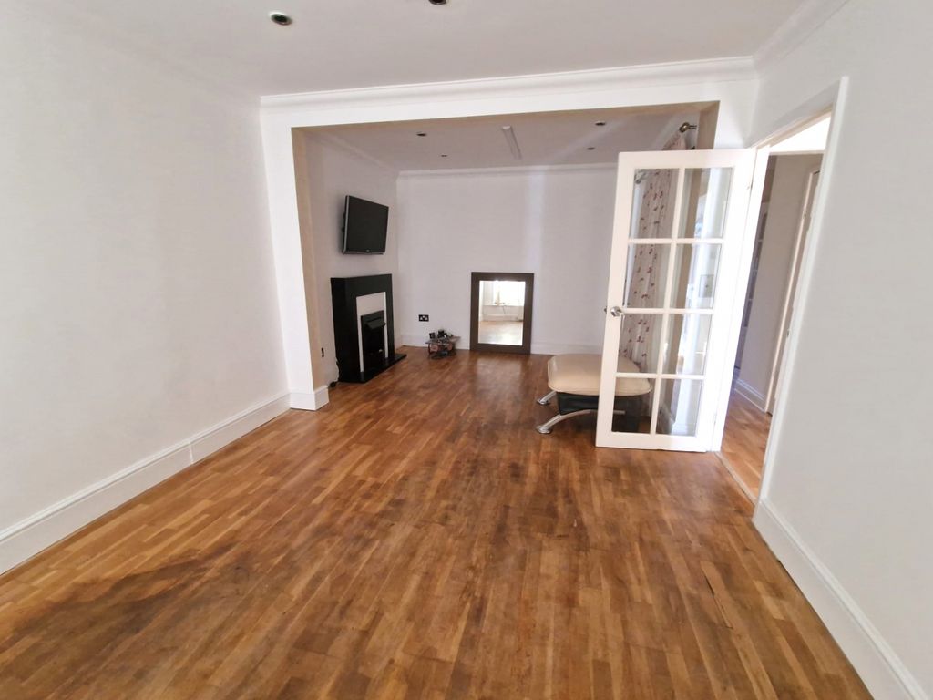 Property photo 3 of 14 Gallery