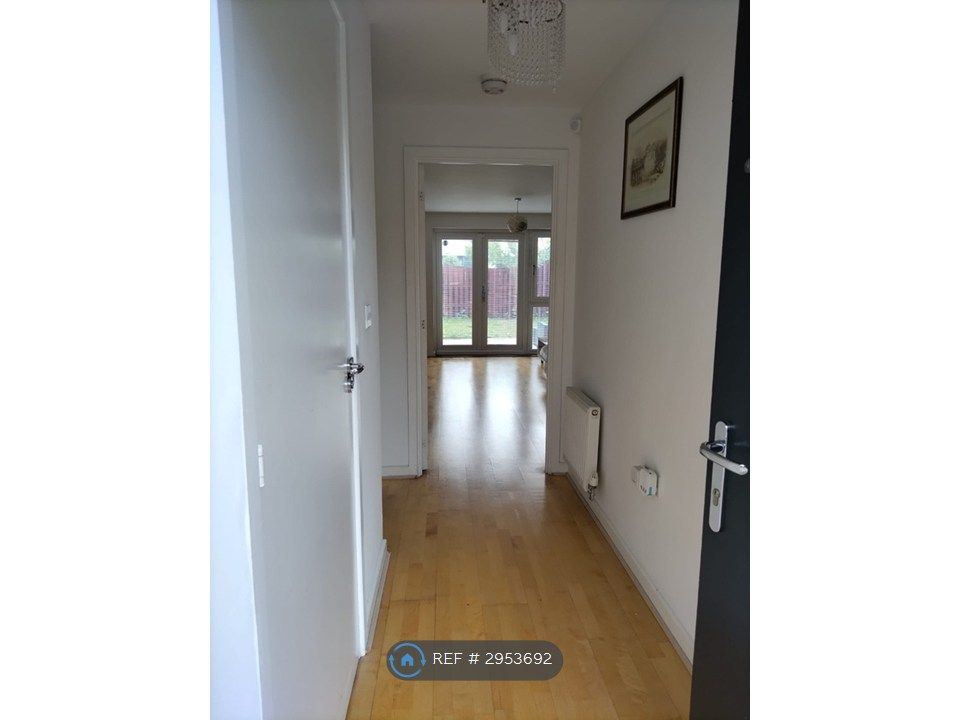 Property photo 2 of 35