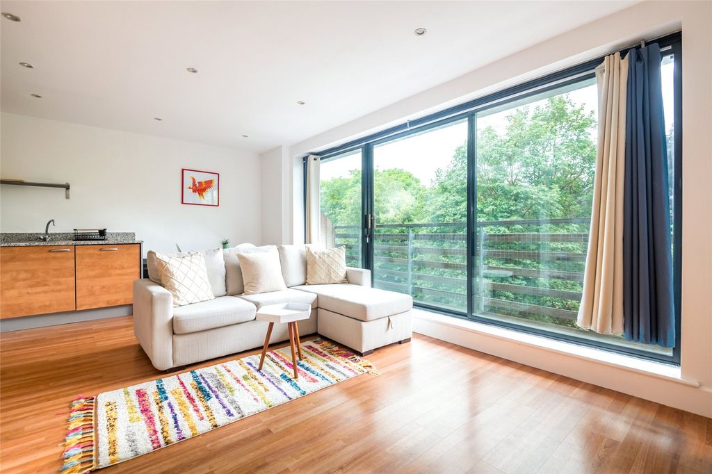Property photo 1 of 17 Picture No. 01