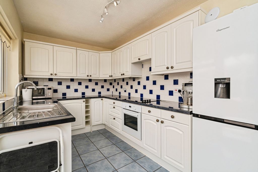 Property photo 3 of 19 Pbox-Img.Jpg