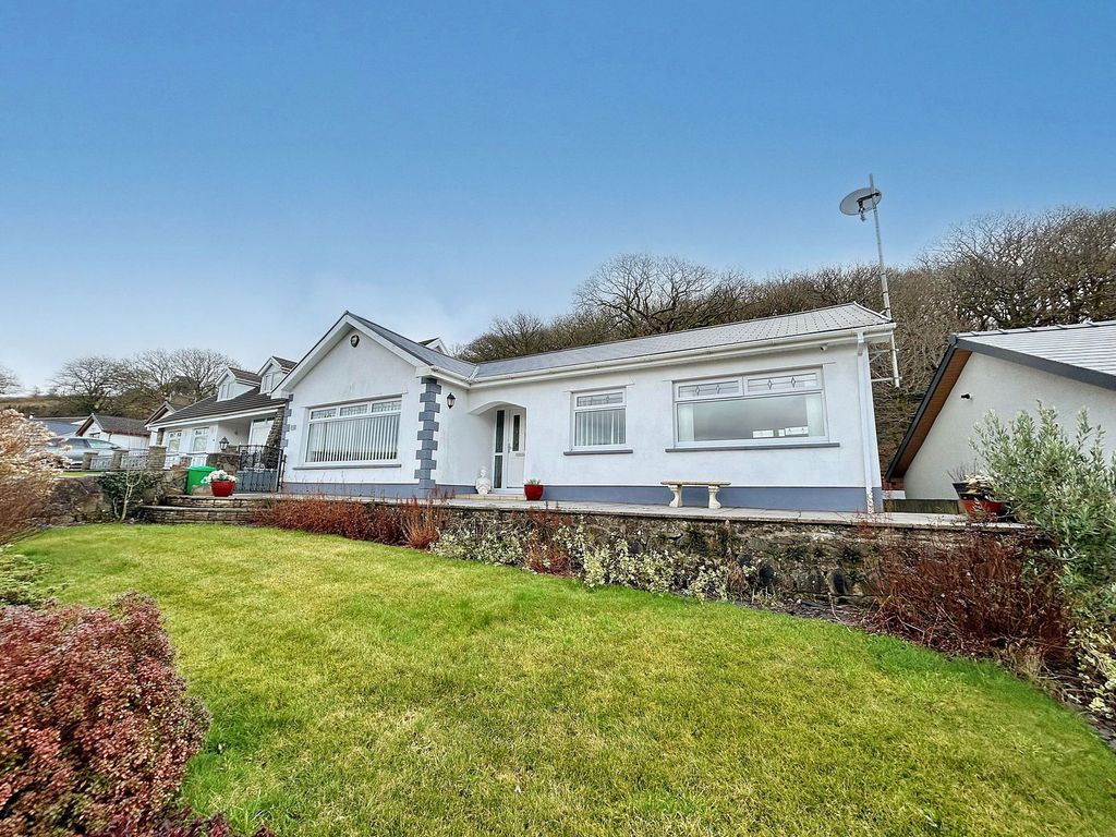 Property photo 1 of 40