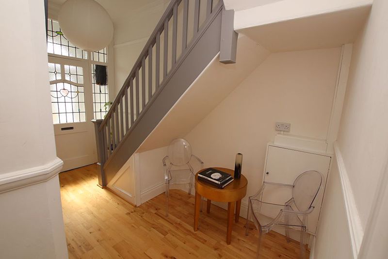 Property photo 2 of 18 Hallway