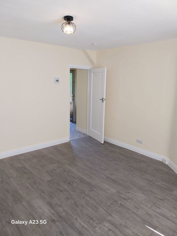 Property photo 2 of 9 40 Crowden Road (2)