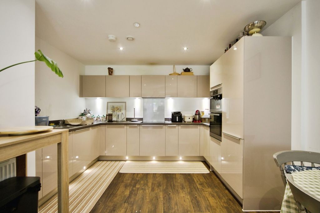 Property photo 3 of 16 Pbox-Img.Jpg