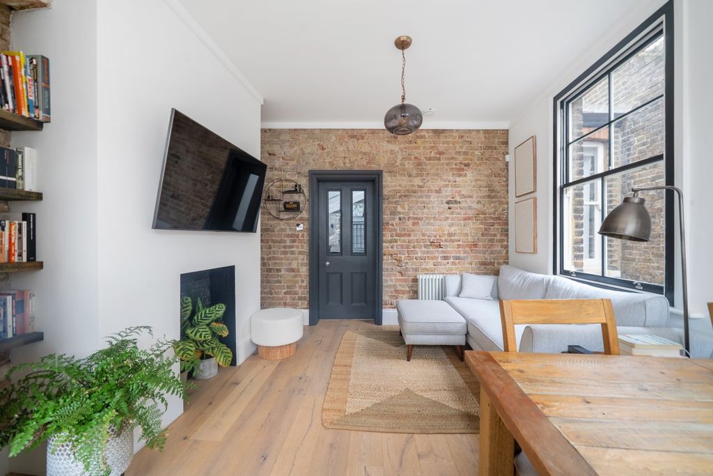 Property photo 3 of 14