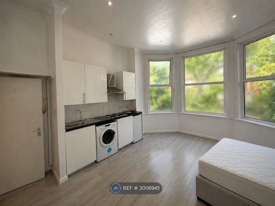 Property photo 1 of 3