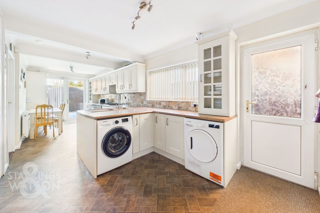 Property photo 3 of 25