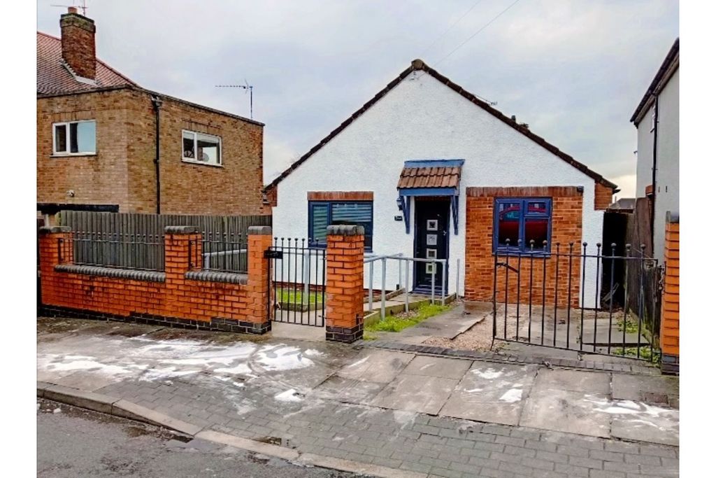 Property photo 1 of 18